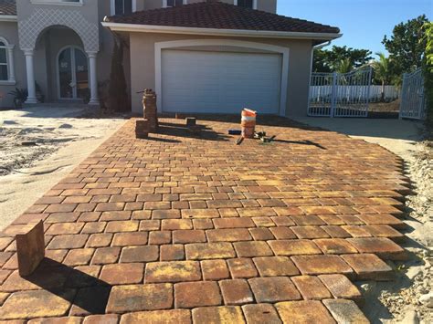 Old Chicago Brick Pavers Miami | Chicago Brick Driveway | Cricket Pavers