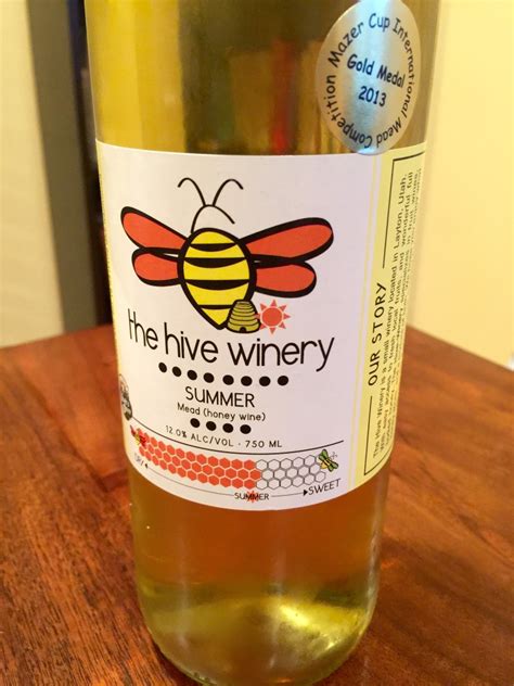 The Hive Winery Summer Mead - FIrst Pour Wine