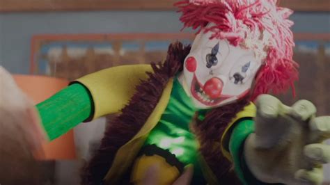 Poltergeist [2015] - "Clown Attack" Clip - IGN Video