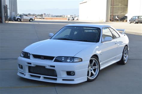 Nissan Skyline R33 GT-R - specs, photos, videos and more on TopWorldAuto