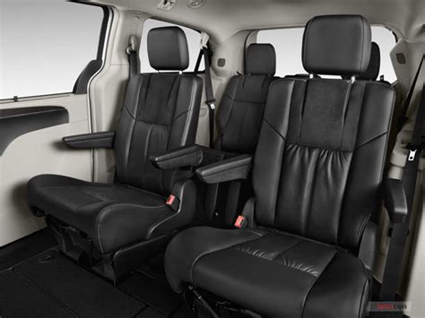 2016 Chrysler Town & Country Interior | U.S. News & World Report