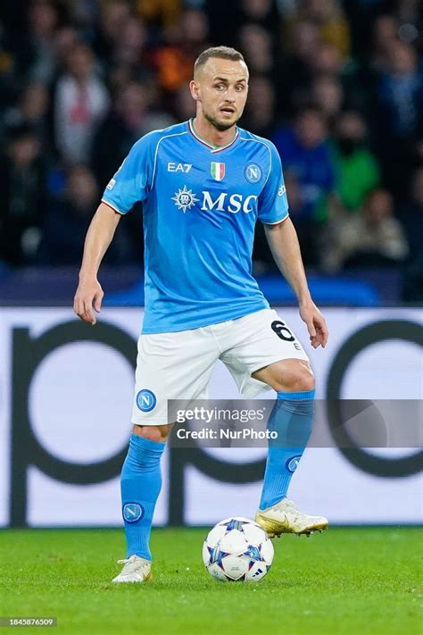 Stanislav Lobotka of SSC Napoli during the Champions League Group C... News Photo - Getty Images