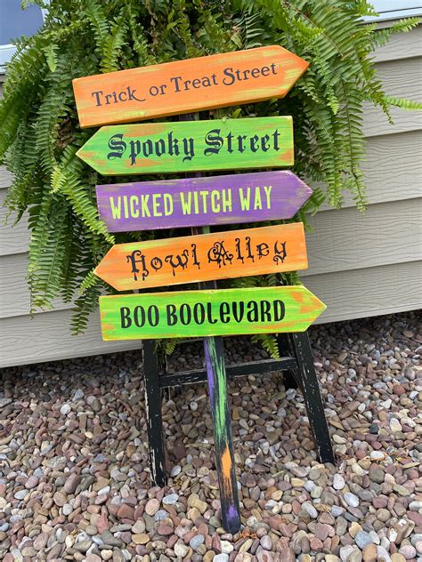 Halloween yard art Lawn Ornament Sign Halloween Street | Etsy