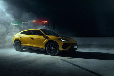 Lamborghini Urus Performante (2023) - picture 11 of 22