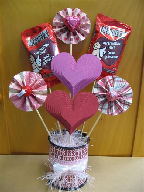 37 Beautiful Valentine Candy Bouquet Ideas | Manualidades, Manualidades regalos y Detalles para ...