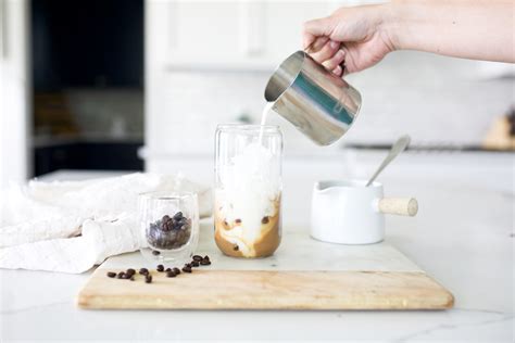 Easy 5-Minute Iced Mocha Latte Recipe - BIT OF CREAM