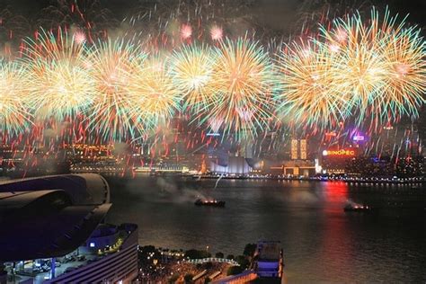 58 best Hong Kong Fireworks images on Pinterest | Hong kong, Fireworks ...