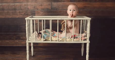 Bassinet vs Crib - Which Should You Use for Your Baby? 2024