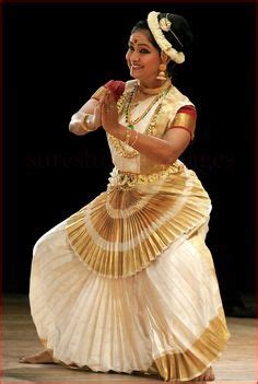 mohiniattam Dancing Poses, Dancing Day, Dancing Queen, Dance Photos, Photography Women, India People