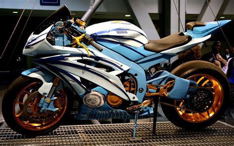 yamaha r6 custom paint - Mickey Lavigne