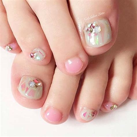 21 Beautiful Wedding Pedicure Ideas for Brides - StayGlam