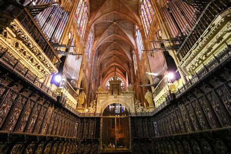 The Incredible Stained Glass of León Cathedral (Spain)