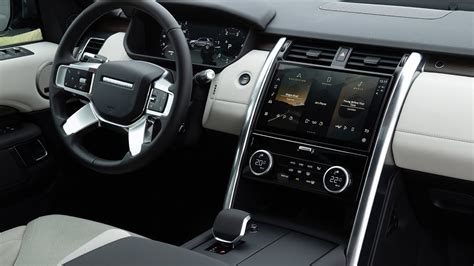 2021 Land Rover Discovery Interior – Luxury 7-Seat Family SUV - Go IT