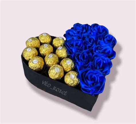 Rosas eternas con chocolates en 2023 | Cestas de regalo para hombres, Regalos rosas ...