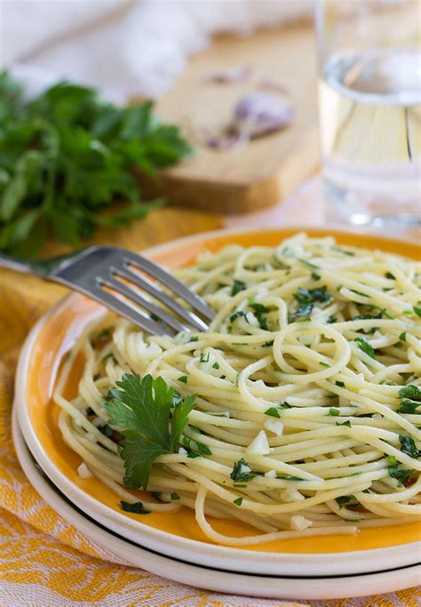 Pasta With Garlic and Olive Oil - DadsPantry