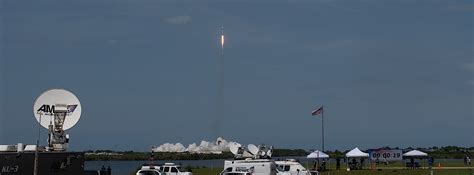 Here Are the Glorious HD Photos of the SpaceX Crew Dragon Launch ...