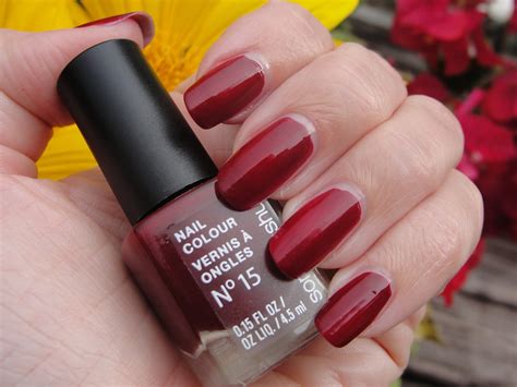 BURGUNDY NAILS FOR A CHIC FALL #FALLNAILS