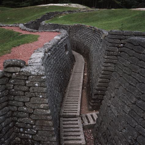 british-soldiers-fighting-in-trenches - World War I: Trench Warfare Pictures - World War I ...