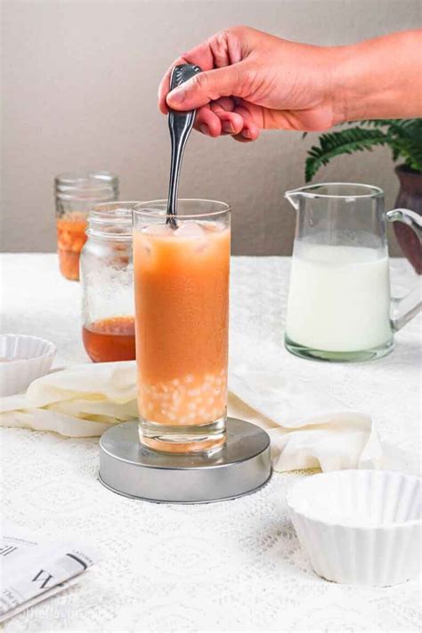 Lychee bubble tea: An easy lychee boba tea recipe - The Flavor Bells