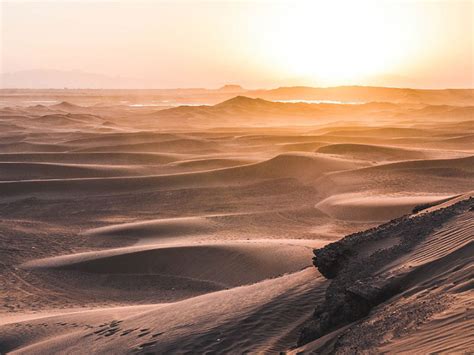 Dasht-e Kavir: Location, Weather, mysteries | Iran Adventure