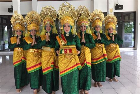 Tari Persembahan berasal dari Daerah Riau: Berikut Sejarah, Gerakan dan Keunikannya ...