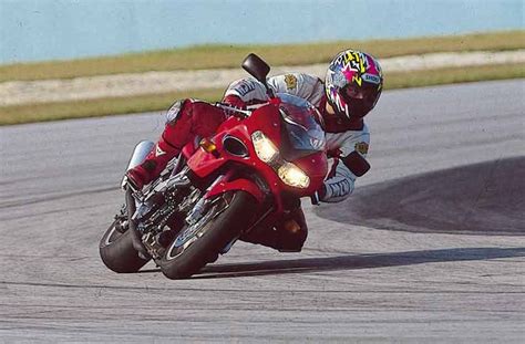 SUZUKI TL1000S (1997-2001) Review | Speed, Specs & Prices | MCN