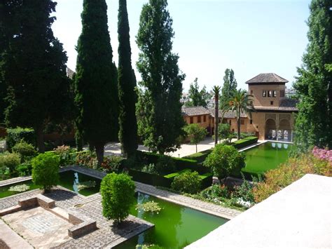 Alhambra, Really Fascinating Palace And Hunted By Foreign Travelers - Traveldigg.com