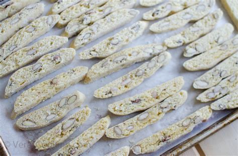 ALMOND BISCOTTI - Vera's Cooking