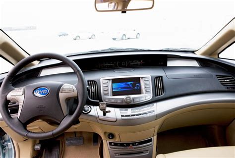 BYD e6 Photos and Specs. Photo: BYD e6 Specifications and 21 perfect photos of BYD e6