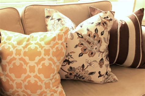 Cup Half Full: DIY - No Sew Throw Pillows