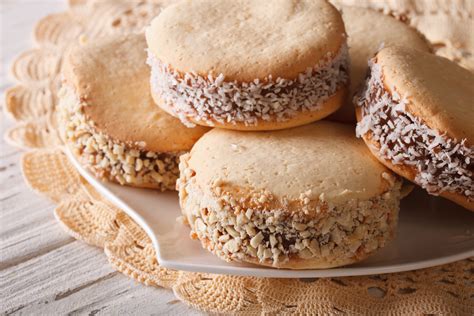 Deliciosos alfajores Argentinos | CocinaDelirante