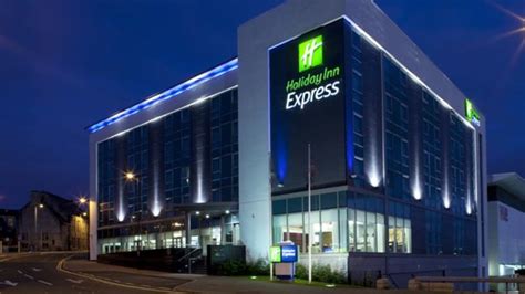 Holiday Inn Express Makes 'Stay Smart' Move