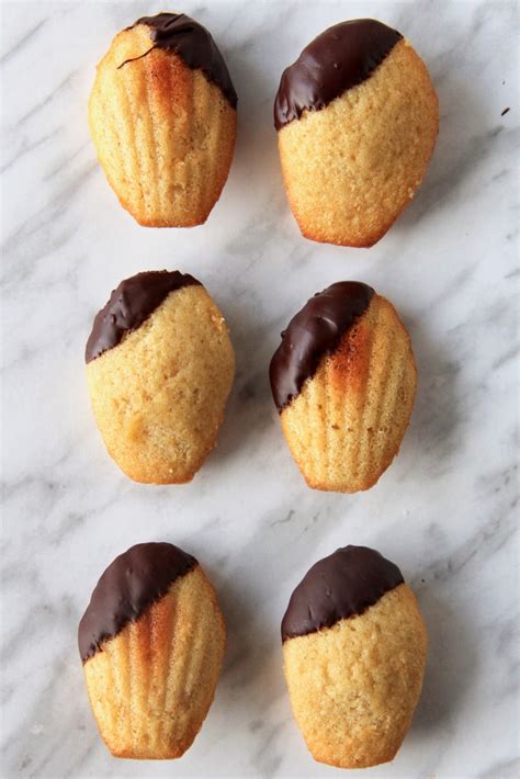 Chocolate Dipped Madeleines – Maple et Chocolat