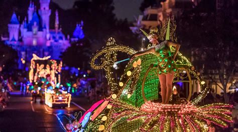 Main Street Electrical Parade Is Returning To Disneyland Park! - MickeyBlog.com