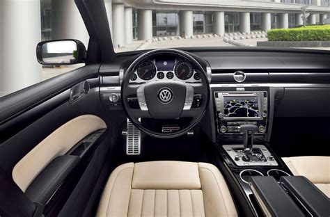 Volkswagen Phaeton I 2002 - 2010 Sedan :: OUTSTANDING CARS