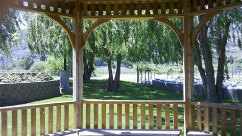 gazebo outside Silver Sage | post tasting | Nicole Ronan | Flickr