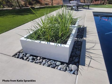 6 Big Benefits of Aluminum Planters | PlanterCraft