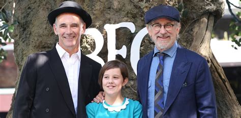 ‘The BFG’ Cast Premieres Movie in London! | Lucy Dahl, Mark Rylance ...