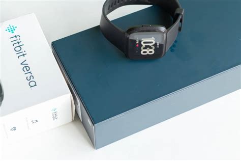 Fitbit Versa vs Versa 2 (What's the Difference and Should You Upgrade?)