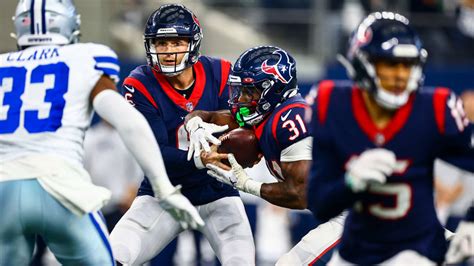 Texans go unconventional, use 2-Quarterback offense vs. Dallas Cowboys