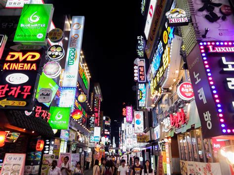 Seoul nightlife resumes as Covid rules wane | Adventure Teaching