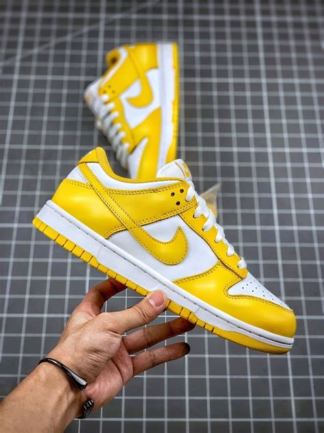 Nike SB Dunk Low Yellow – KingWalk