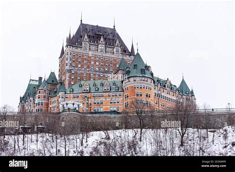 Quebec chateau frontenac winter hi-res stock photography and images - Alamy