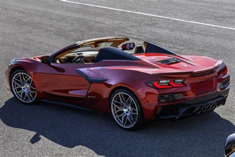 2023 Chevrolet Corvette Z06 Vs. C8 Stingray Side By Side: Spot The ...