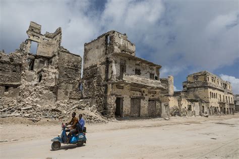 Mogadishu Develops — Brent Stirton