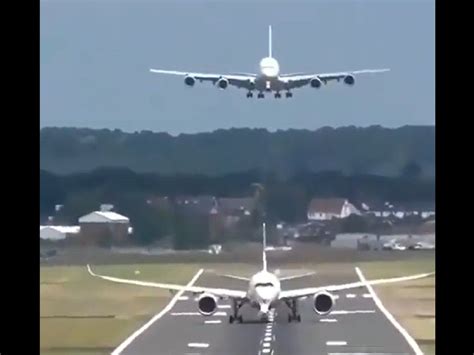 When Landing Behind A Large Aircraft - Image to u