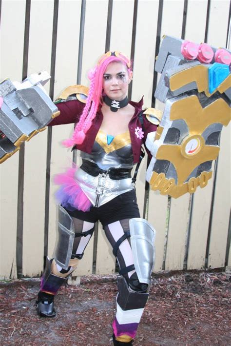 Vi Cosplay League of Legends Supercon 2013 by GreenBetty on DeviantArt