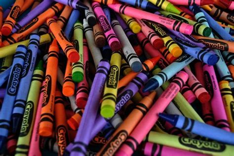 Pile 'a colors | Crayon art melted, Crayon, Crayon art