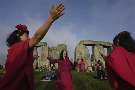 Stonehenge welcomes 8,000 visitors for summer solstice - The Globe and Mail