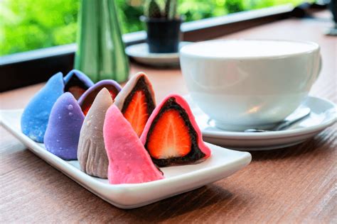 The Best Strawberry Daifuku Flavors from Japan! - Sakuraco